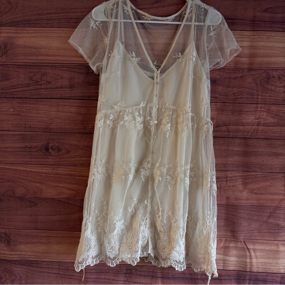 Abercrombie & Fitch Dresses & Skirts - Abercrombie & Fitch Ivory Sheer Lace Dress With Under Slip Dress